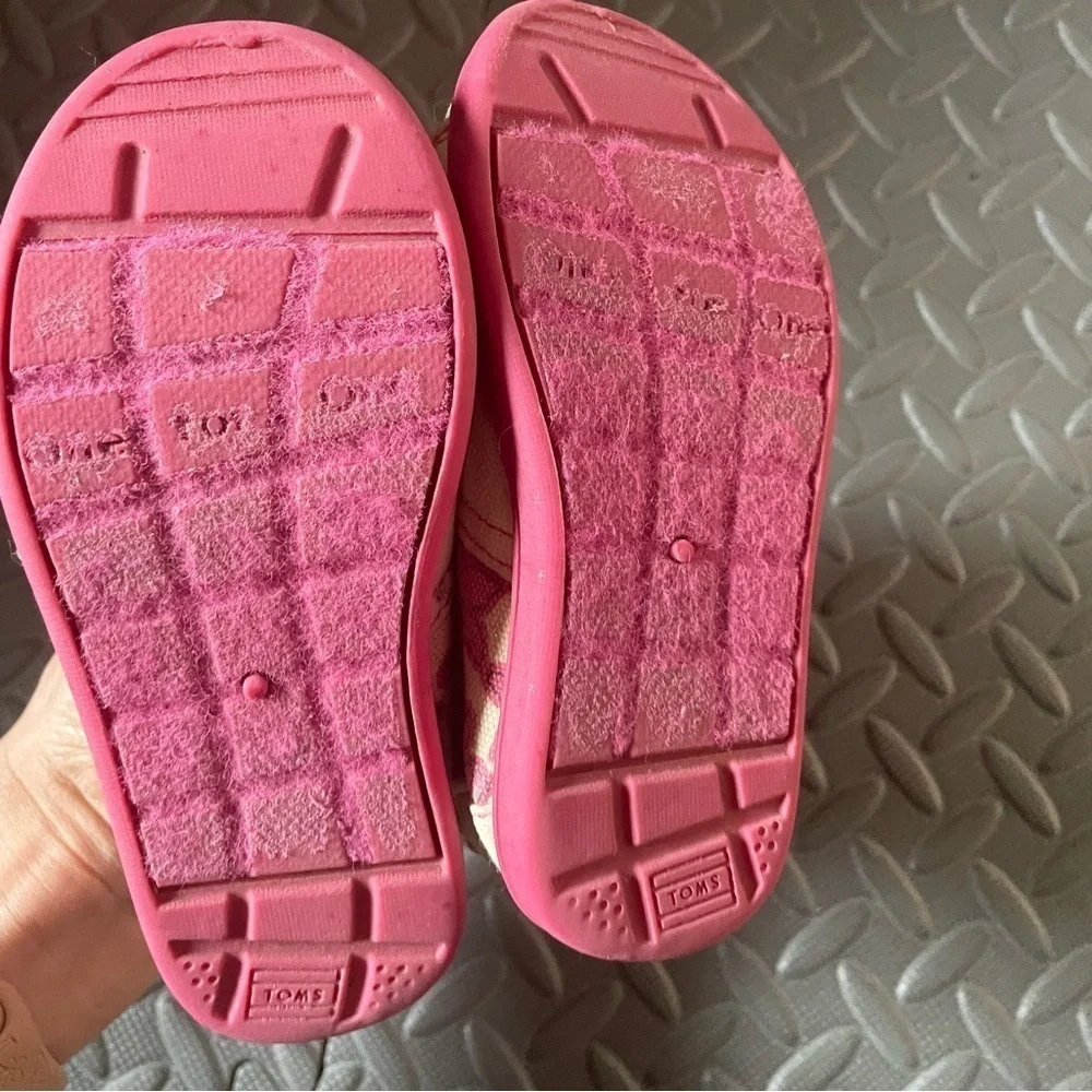 TOMS Pink Daisy Bimini Slip-On Shoe in Bright Pink